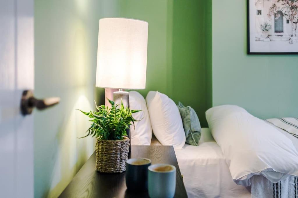 5 Bed Salford Sanctuary Retreat Villa Manchester Luaran gambar