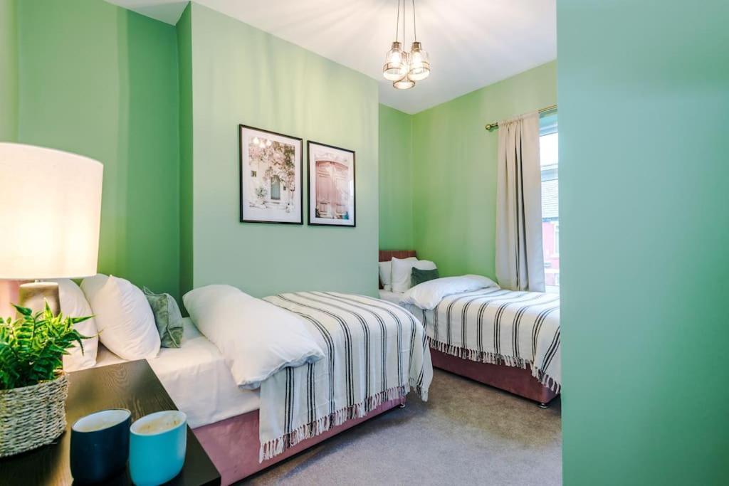 5 Bed Salford Sanctuary Retreat Villa Manchester Luaran gambar