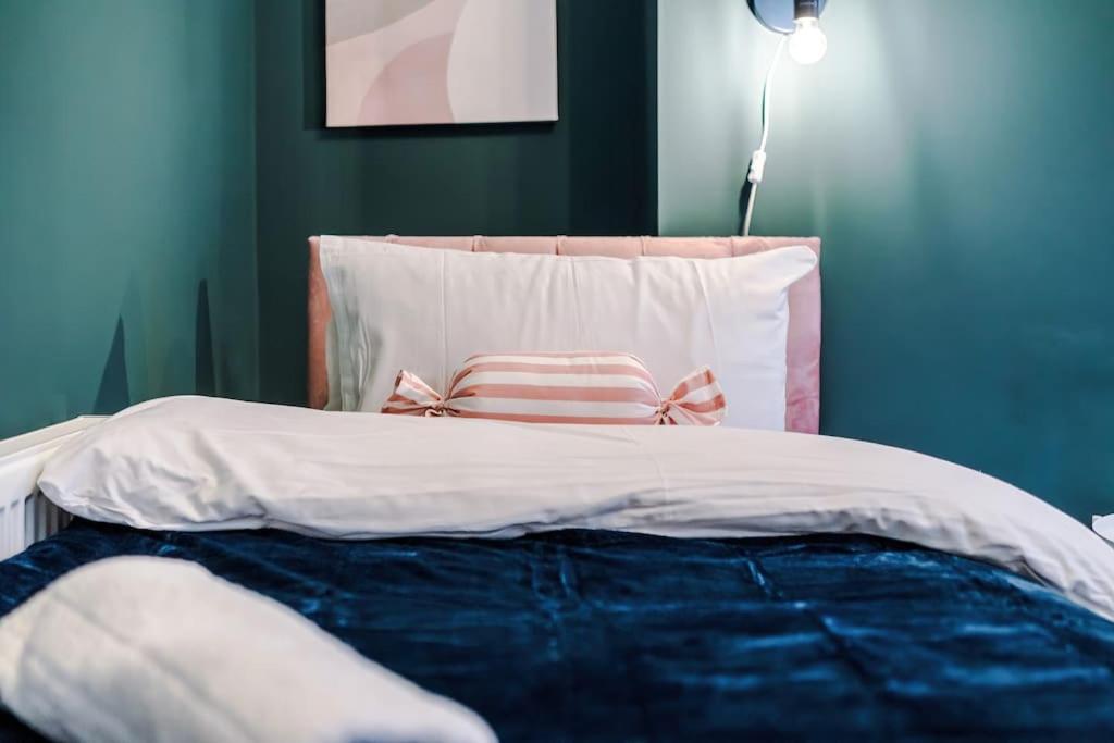 5 Bed Salford Sanctuary Retreat Villa Manchester Luaran gambar